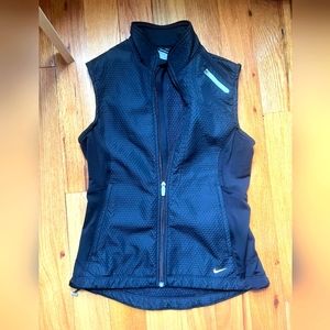 Nike Sphere Pro Vest BLACK W/GOLD NIKE SWOOSH